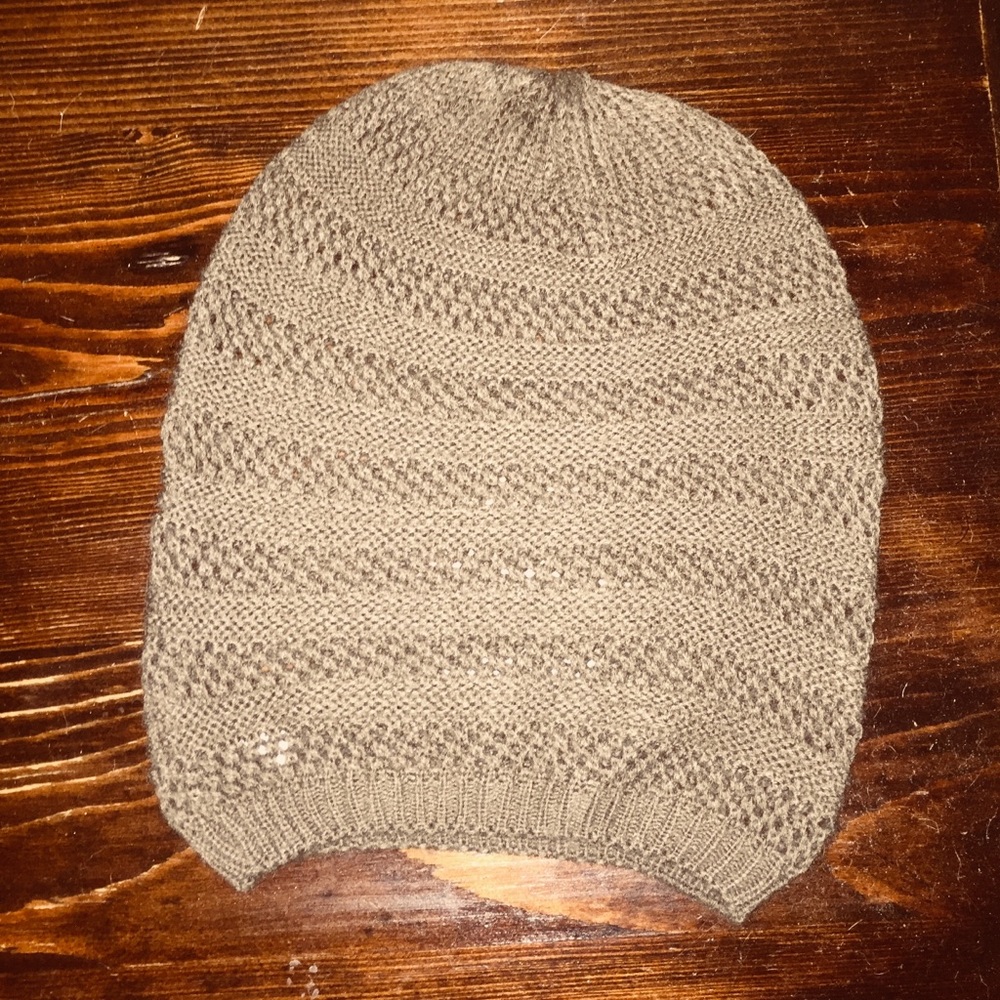NWOT Knitted Beanie